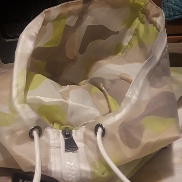 Sold...Members Only lime green camo jacket - Picture 5 of 5